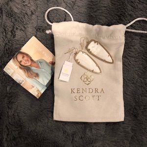 Kendra Scott Drop down Earrings